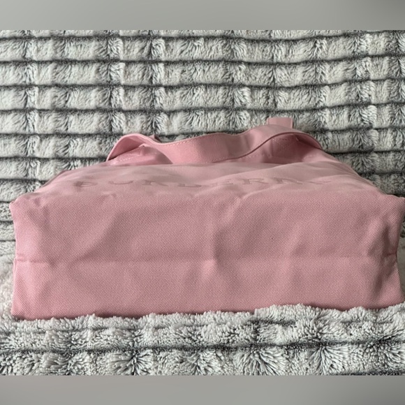 Burberry - Picture 5 of 8